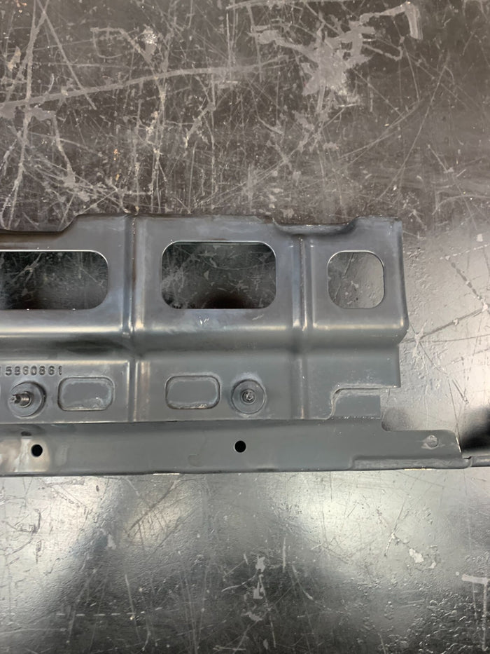 06-10 Saturn Sky Rear Bumper Center Reinforcement Filler Bracket Attachment OEM