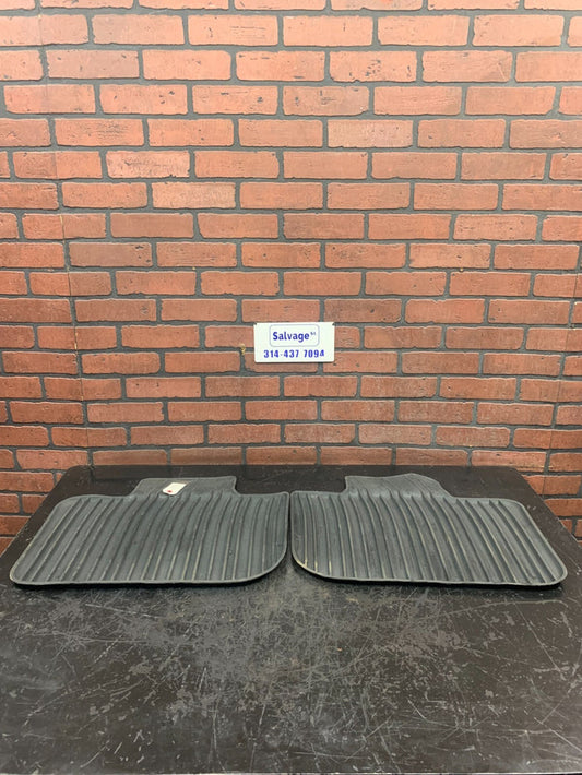 18-23 Chrysler 300 Mat Kit Rear LH AND RH Side Floor Mat Set 82213083