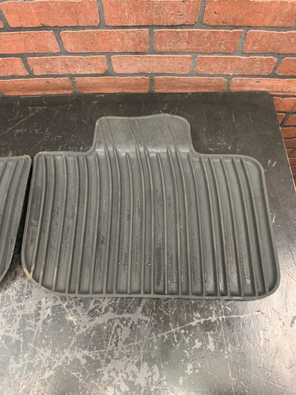 18-23 Chrysler 300 Mat Kit Rear LH AND RH Side Floor Mat Set 82213083