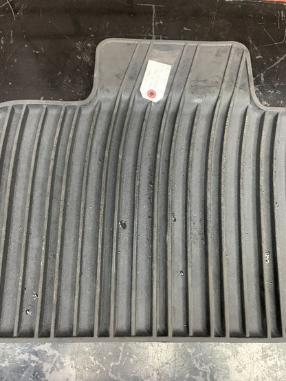 18-23 Chrysler 300 Mat Kit Rear LH AND RH Side Floor Mat Set 82213083