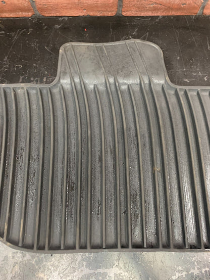 18-23 Chrysler 300 Mat Kit Rear LH AND RH Side Floor Mat Set 82213083