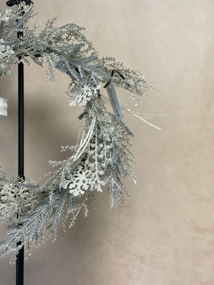 20" Frozen In Time Wreath