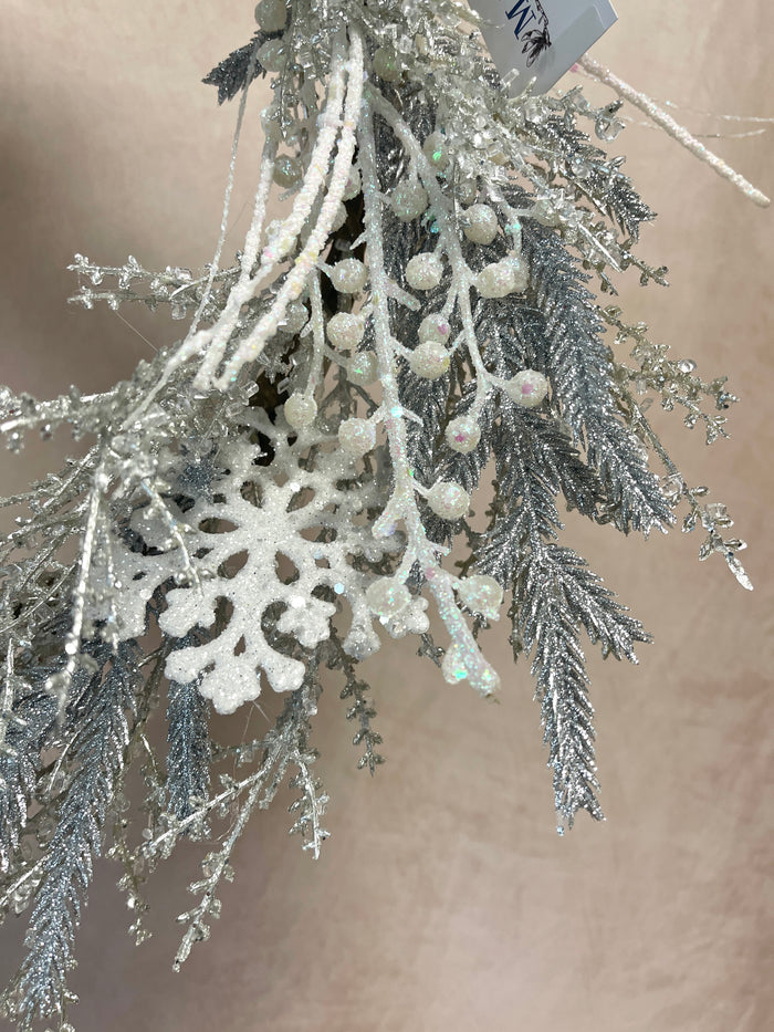 20" Frozen In Time Wreath