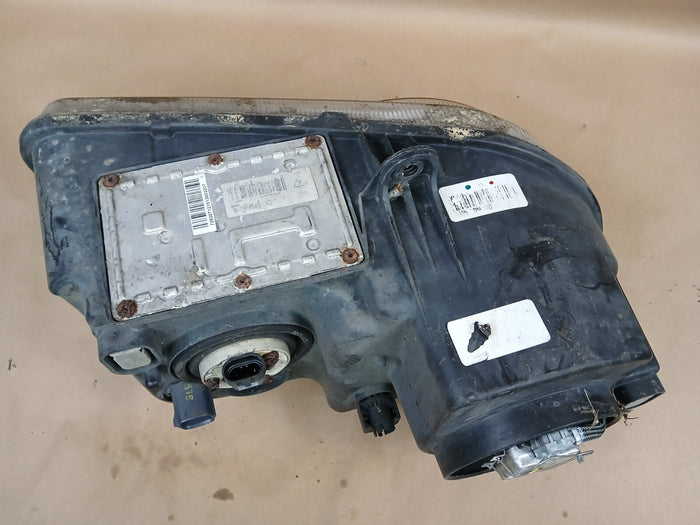 2005-2010 Chrysler 300 SRT8 Driver LH Side Headlight Lamp Assembly