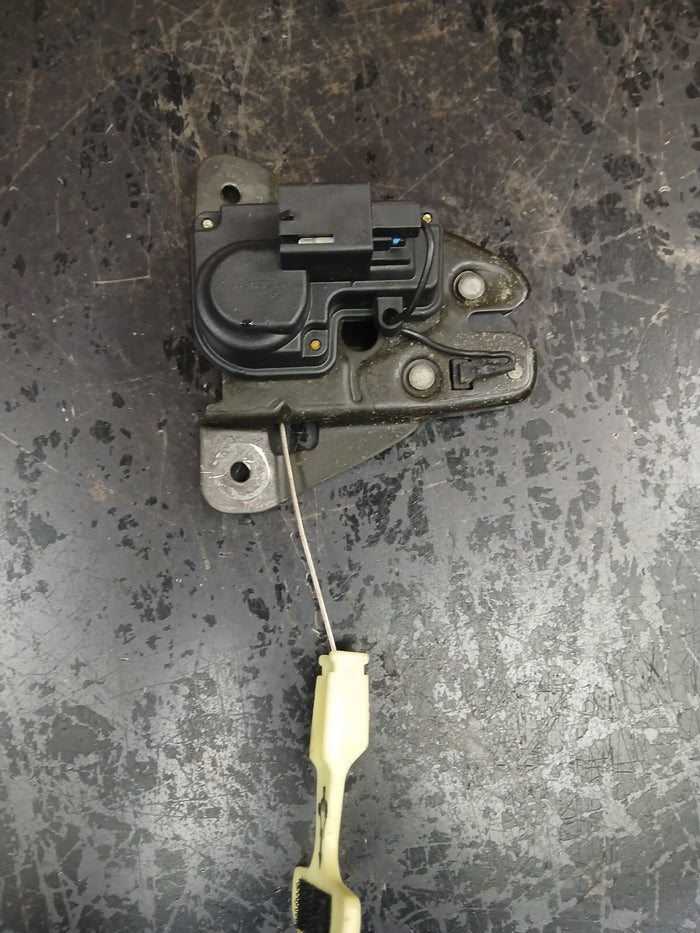 2006 Chrysler 300 Rear Liftgate Trunk Lock Latch Release Actuator Assembly