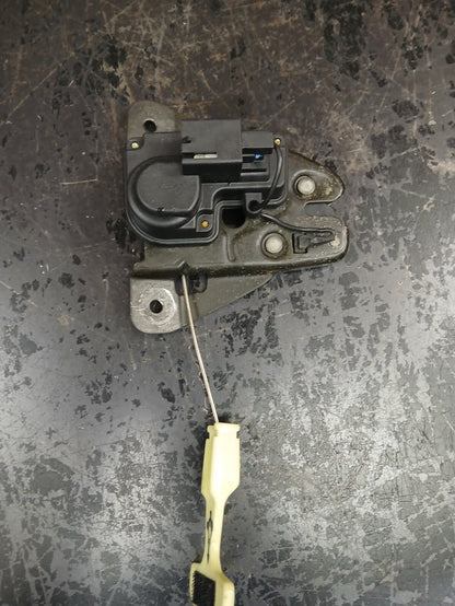2006 Chrysler 300 Rear Liftgate Trunk Lock Latch Release Actuator Assembly