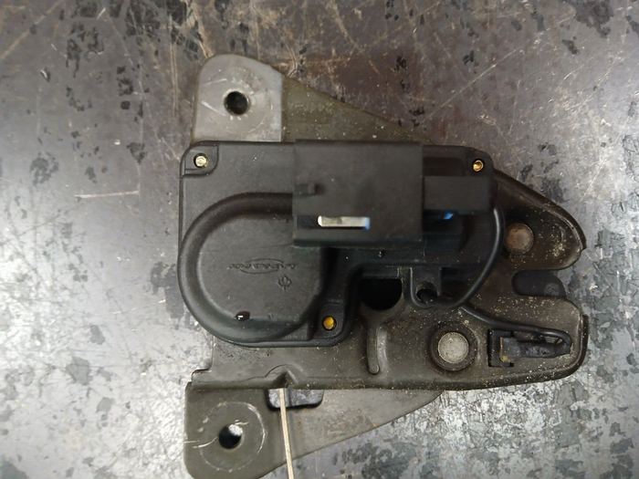 2006 Chrysler 300 Rear Liftgate Trunk Lock Latch Release Actuator Assembly