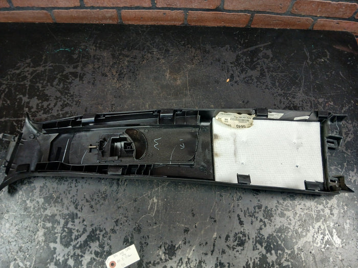 2011-2015 Jeep Grand Cherokee Passenger RH B Pillar Molding 1gt14dx9ae