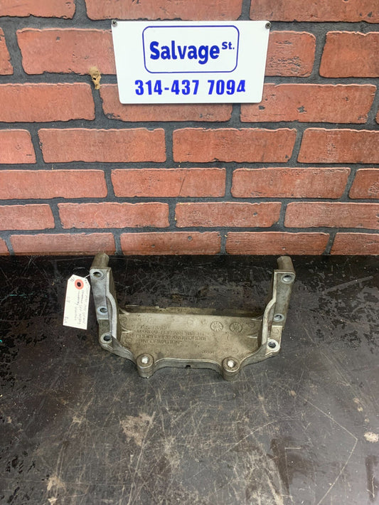 2012-2020 Jeep Grand Cherokee SRT Engine Mounting Bracket OEM 53021371AB