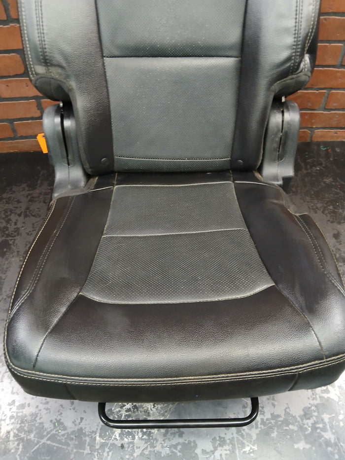 2016-2019 Ford Platinum Explorer 2nd Row Passenger RH Side Seat Black Leather