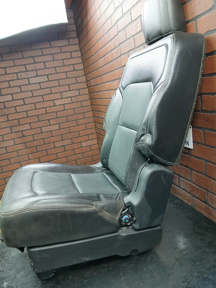 2016-2019 Ford Platinum Explorer 2nd Row Passenger RH Side Seat Black Leather