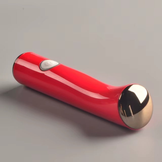 3D face roller pen for wrinkle reduction close-up