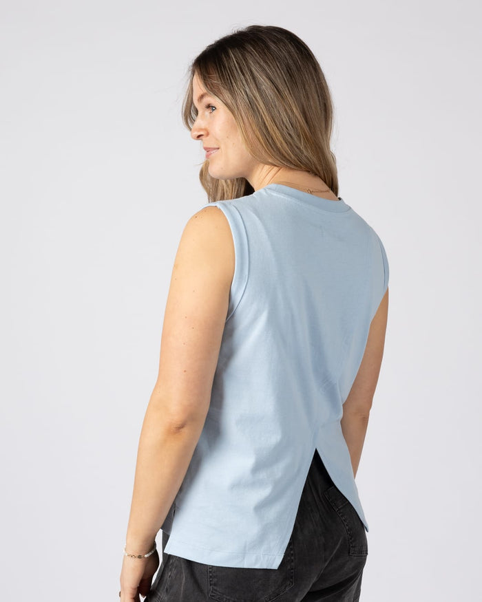 Breeze Vest Womens in Light Blue