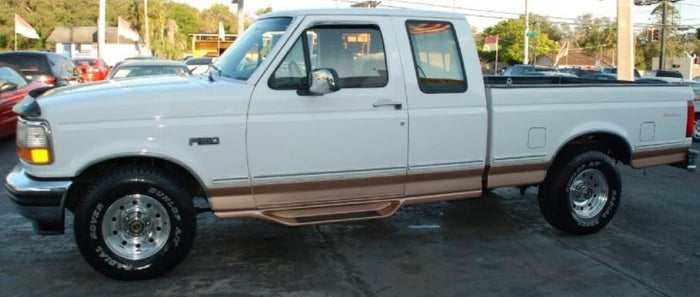 Ford ZM Colonial White Basecoat With Reducer Quart (Basecoat Only)