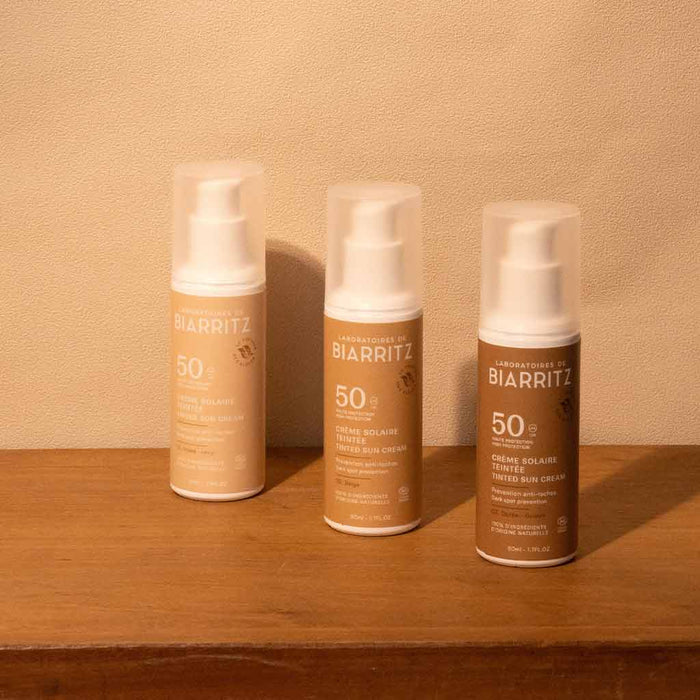 Laboratoires de Biarritz Sävytetty aurinkovoide kasvoille SPF50 50ml - Golden