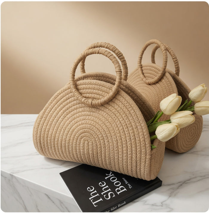 Handwoven raffia clutch bag from Grace Beauty, stylish summer handbag with natural texture and compact design.