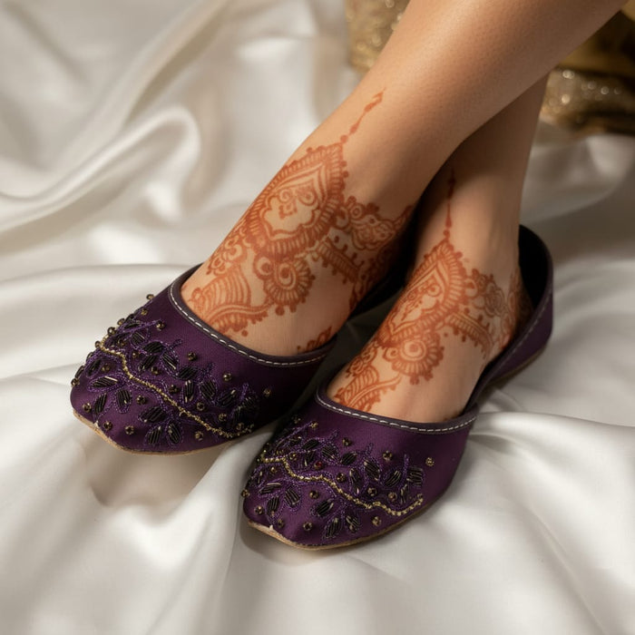 Stylish black and gold ladies khussa for wedding and party wear