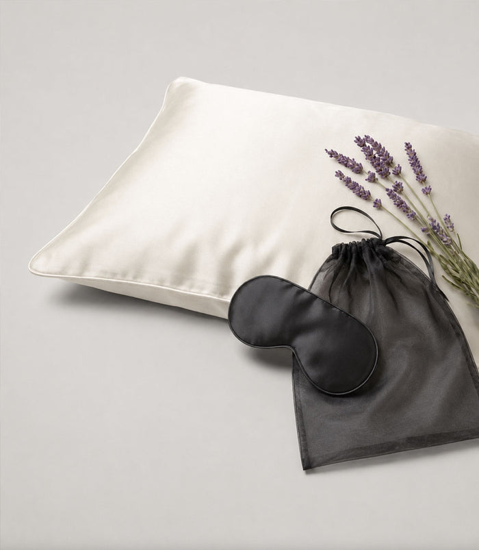 Our Premium Sleep With Silk Gift Set includes a 100% mulberry silk Signature Pillowslip and a pure silk Eye Mask in your choice of colour combination.  Beautifully presented in a 100% Georgette silk reusable gift bag with drawstring closure.