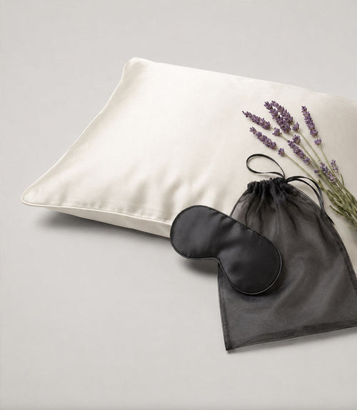 Our Premium Sleep With Silk Gift Set includes a 100% mulberry silk Signature Pillowslip and a pure silk Eye Mask in your choice of colour combination.  Beautifully presented in a 100% Georgette silk reusable gift bag with drawstring closure.