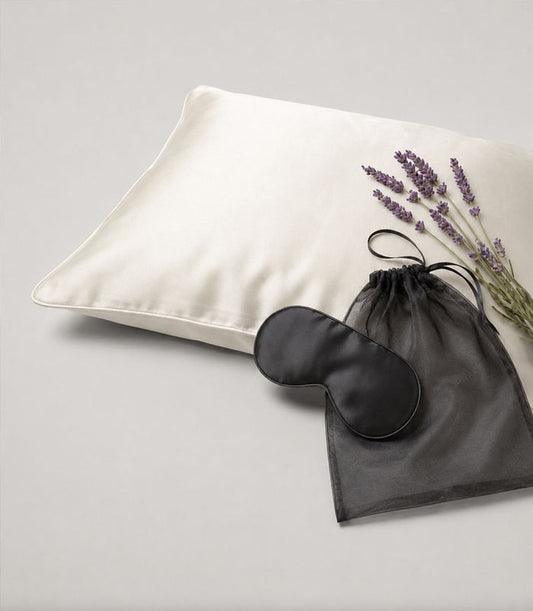 Our Premium Sleep With Silk Gift Set includes a 100% mulberry silk Signature Pillowslip and a pure silk Eye Mask in your choice of colour combination.  Beautifully presented in a 100% Georgette silk reusable gift bag with drawstring closure.