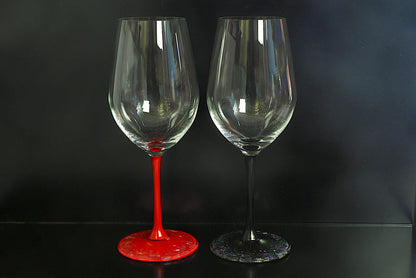 "Raden" Lacquer Coated Crystal Wineglass 365ml - Stone Walls Pattern (black)
