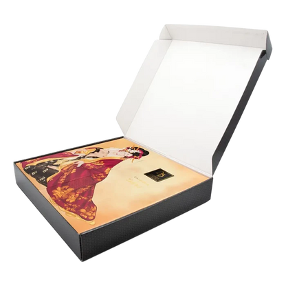 Shunga Calendar of Desires åpen julekalender med illustrert lokk og teksturert svart kartong
