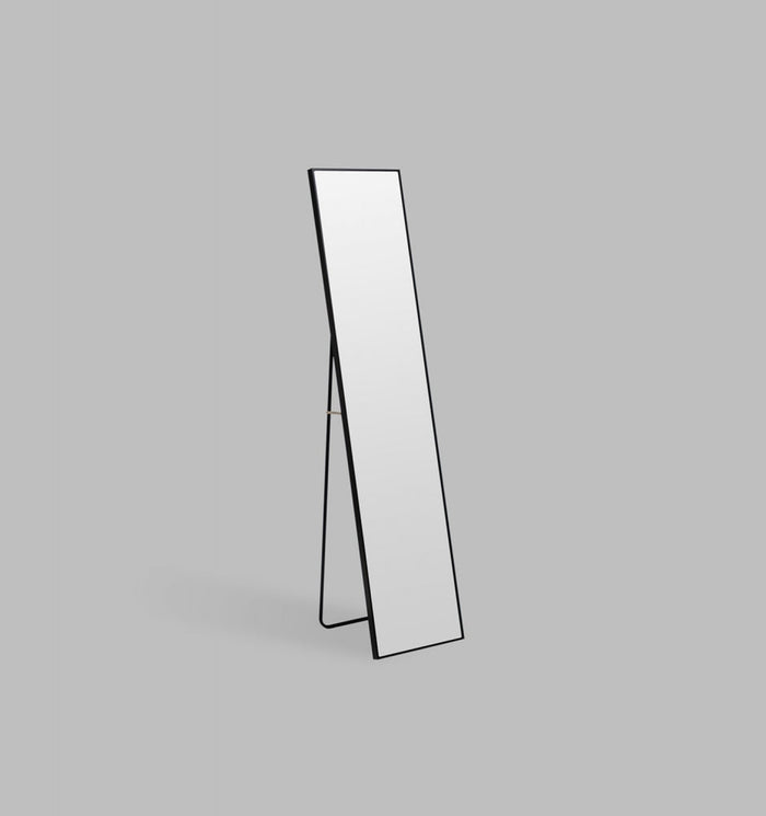 Simplicity Standing Black