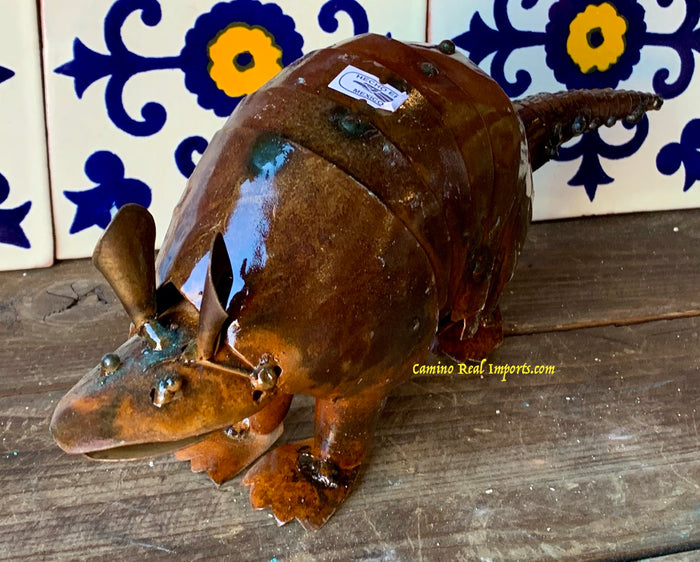 Small Metal Armadillo MTARM008