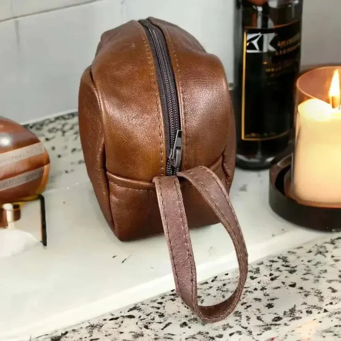 Light brown Woesmooi genuine leather shaving bag with zipper, 280mm x 100mm x 130mm