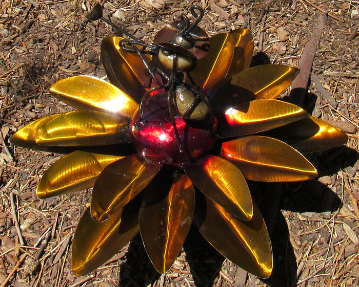 Yard Art Metal Flower on Spring with Music Ant 15"  MFSMA001